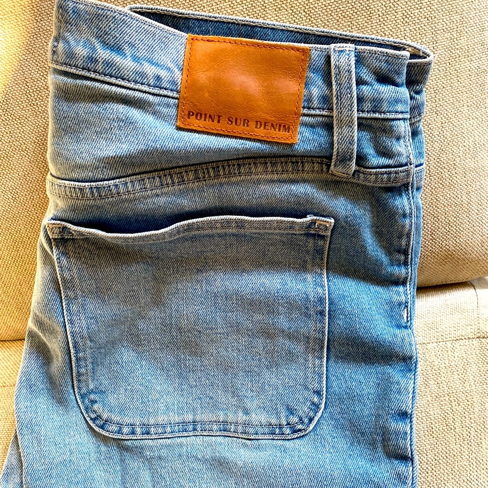 Point Sur petite 32 flare jeans. Super cute!